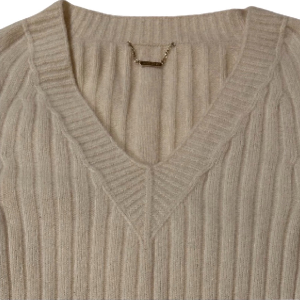 The Row Cashmere Blend Ribbed V-neck Sweater - Picture 2 of 14